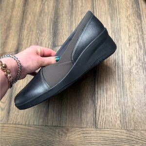 Clarks Collection Suttyn Walk Wedge Women’s Size 9M Dark Pewter Metallic Comfort